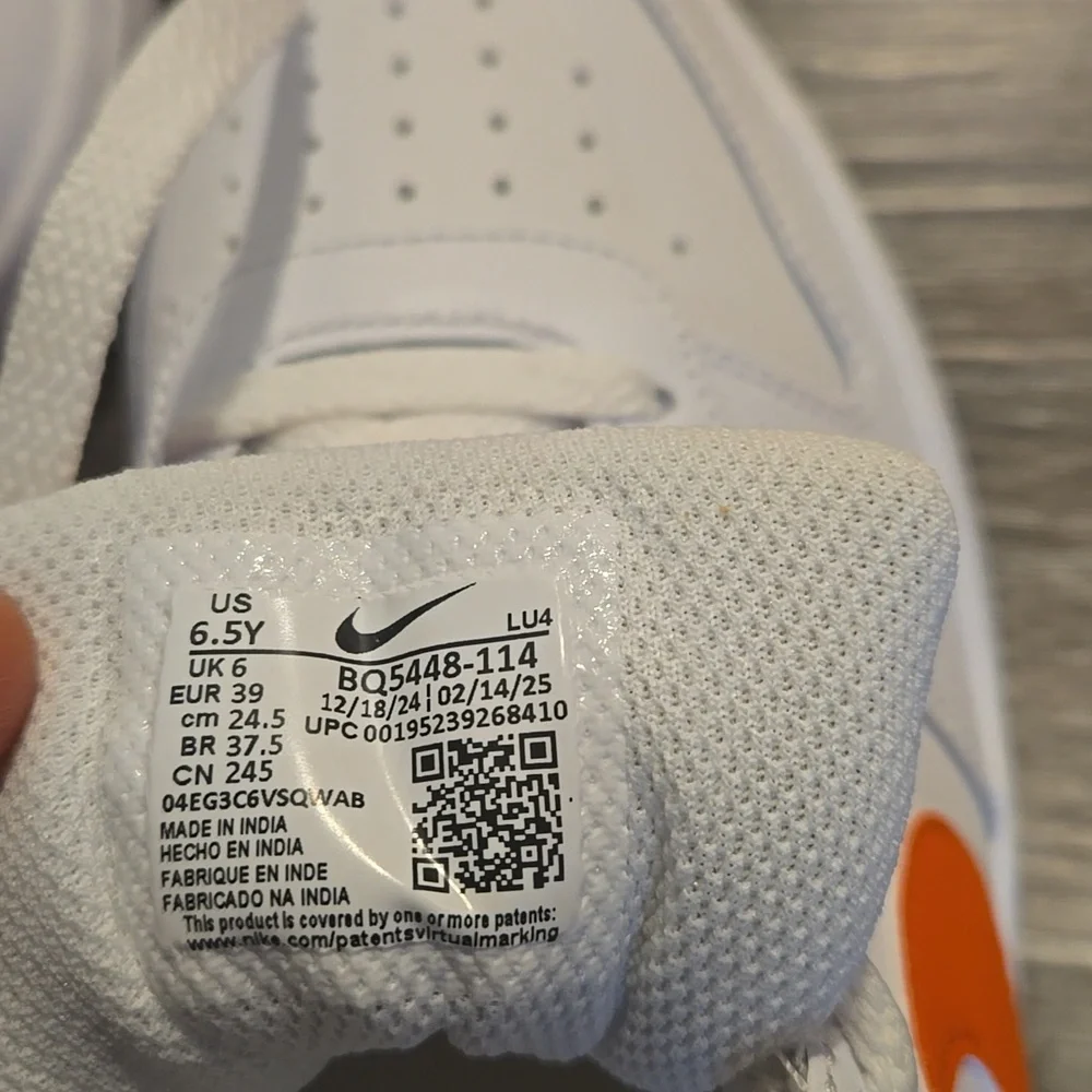Nike Court Burough Low 2(GS)  Orange Swoosh 6.5 Youth/womens 8 BRAND NEW